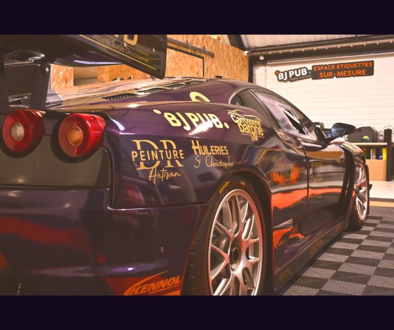 covering Ferrari F430 violet détail arrière BJ PUB Cambrai lettrage adhésif sponsors voiture